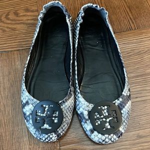Women’s Tory Burch Minnie Flats. Grey black white animal snake print. Size 6